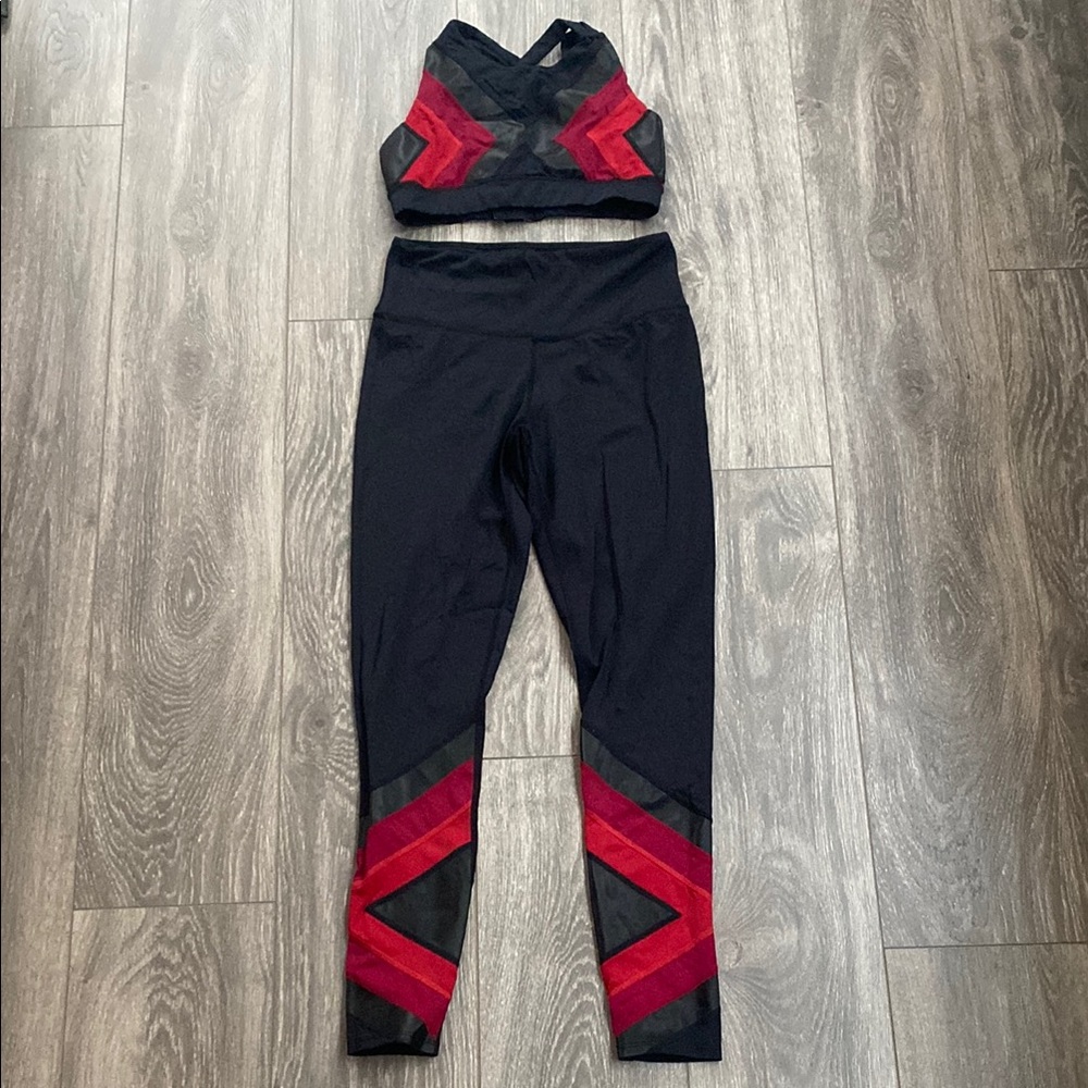 Women’s Geometric Pattern Sports Bra & High Rise Leggings Workout Set - Size S